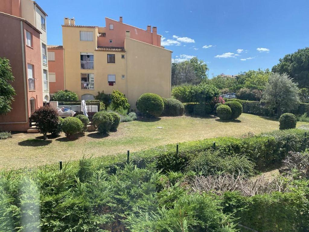Studio 16 Le Cap D'Agde Avec Parking Prive Proche Du Centre Екстер'єр фото